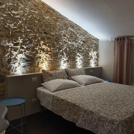 Lo Scarabeo Bed & Breakfast Casale di Pari Bagian luar foto